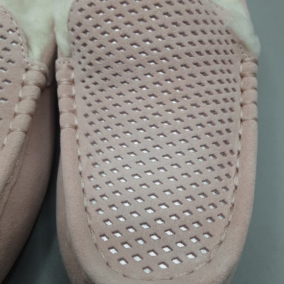 Pink Slippers - Picture 3 of 12